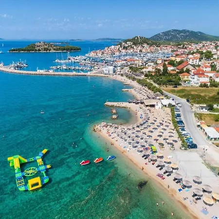 アパート In Tribunj Near Bristak *