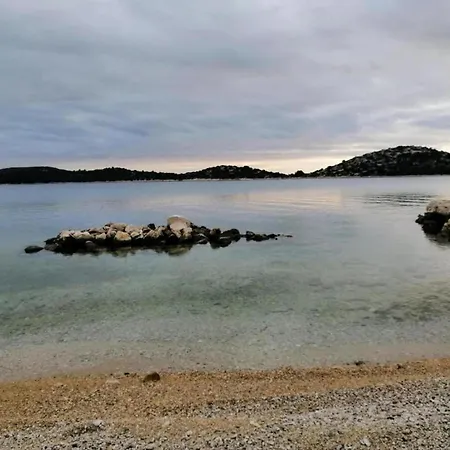 In Tribunj Near Bristak アパート