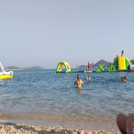 In Tribunj Near Bristak 公寓 *