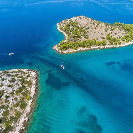 アパート In Tribunj Near Bristak Tribalj