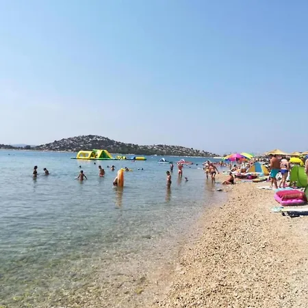 In Tribunj Near Bristak アパート