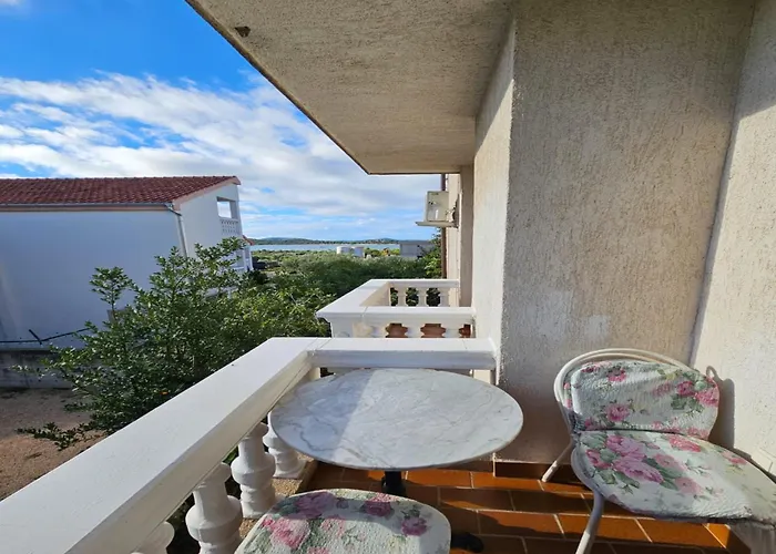 Appartement In Tribunj Near Bristak