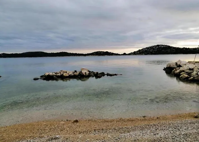 In Tribunj Near Bristak شقة