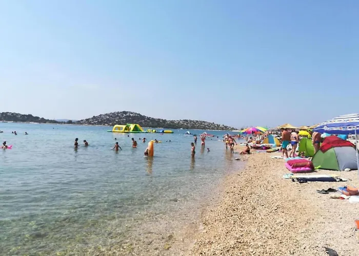 In Tribunj Near Bristak شقة